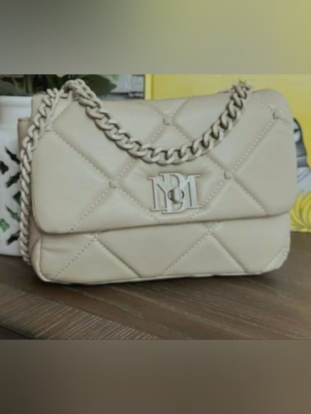 New Quilted Cream Chain Shoulder Bag
